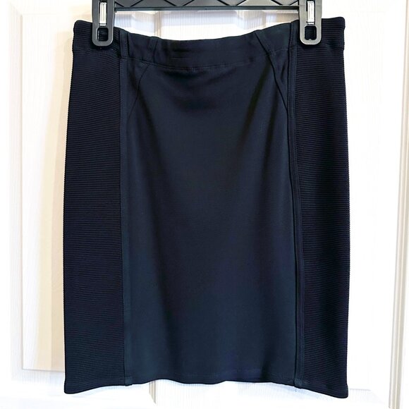 BCBGMaxAzria Dresses & Skirts - BCBGMaxazria Black Stretch Bodycon Pencil Skirt Medium